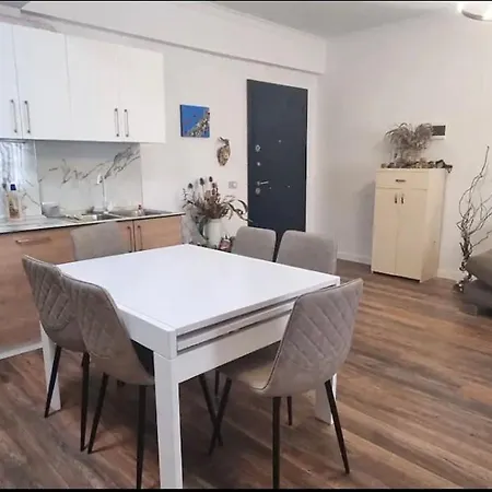 Comfortable Lungomare Apartment *